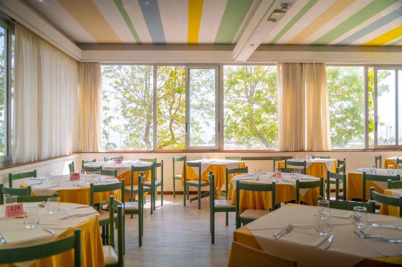 Hotel Royal Giulianova Exterior foto